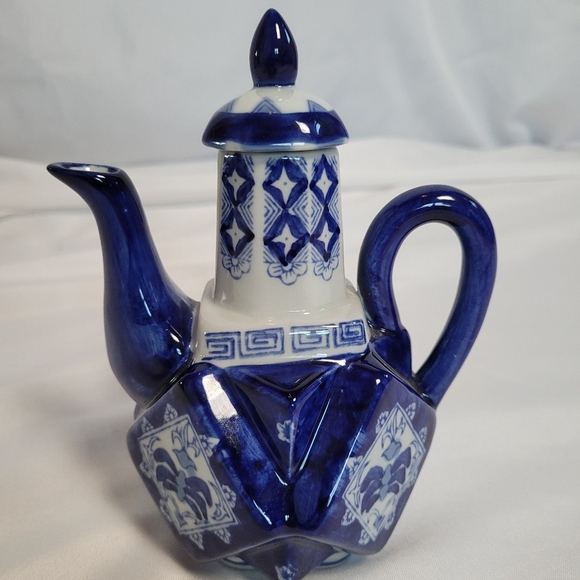 Blue & White Asian Ceramic Decorative Teapot Vintage Hexagon Shaped Lidded - Picture 1 of 10